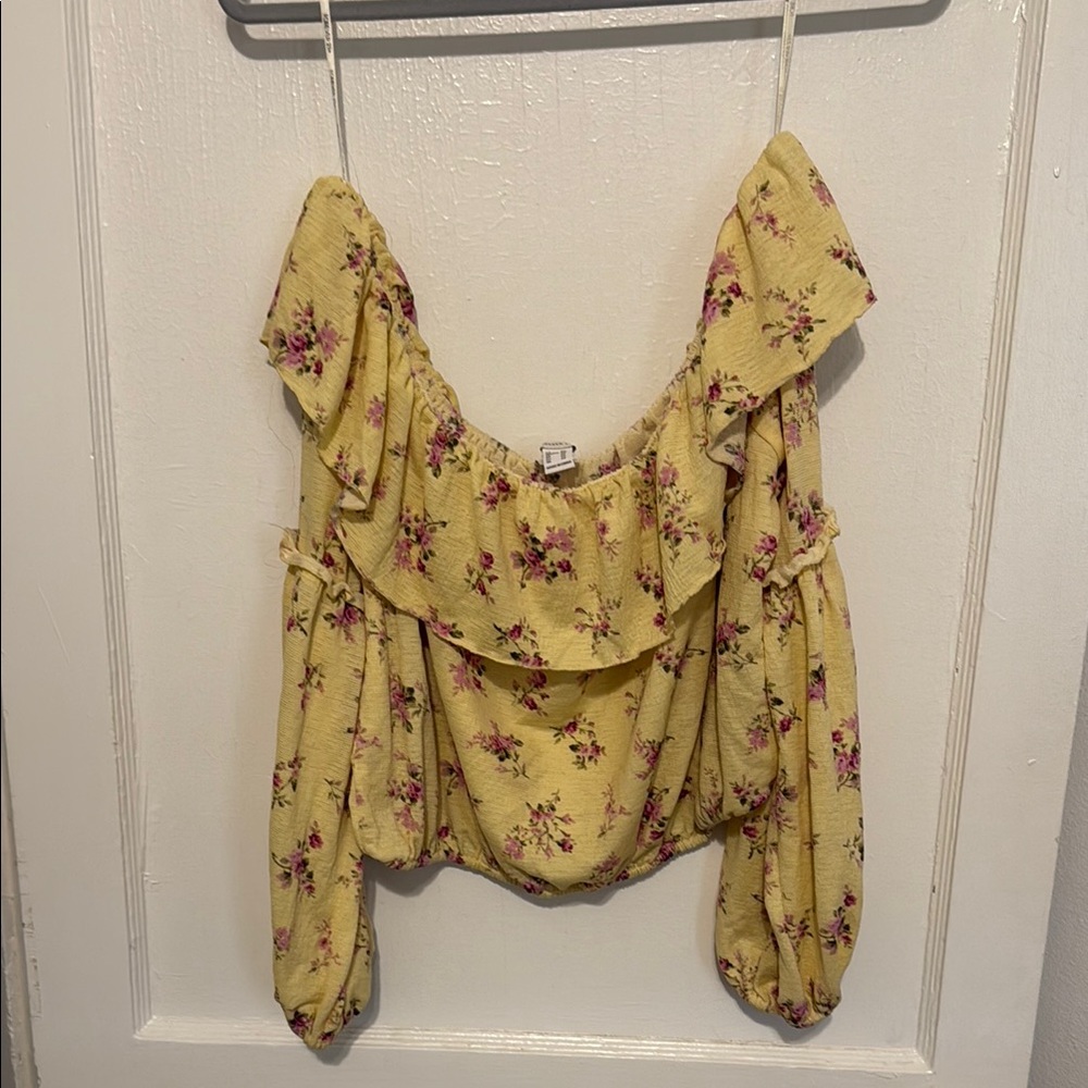 Forever 21 Floral Ruffle Off-Shoulder Blouse